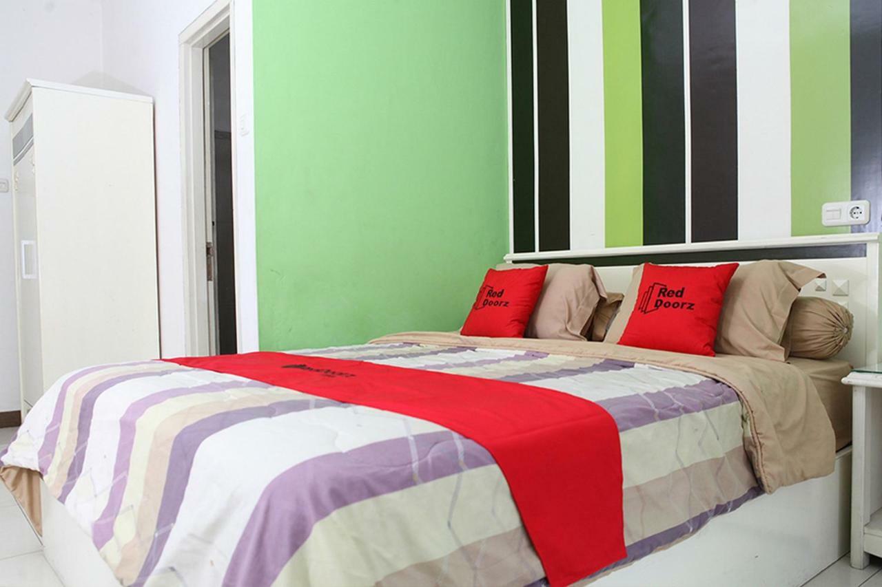 Reddoorz Plus @ Talaga Bodas Bandung Esterno foto